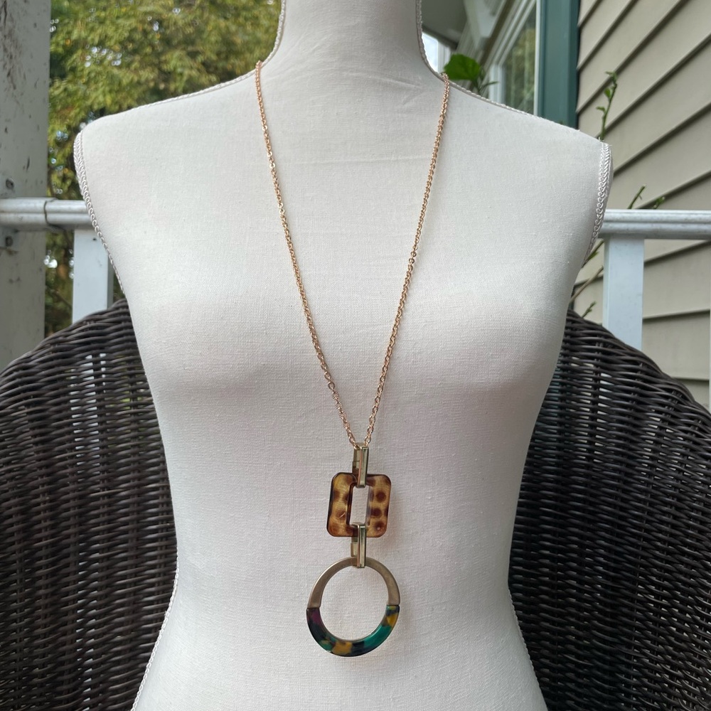 NEW ARRIVALS STATEMENT NECKLACE